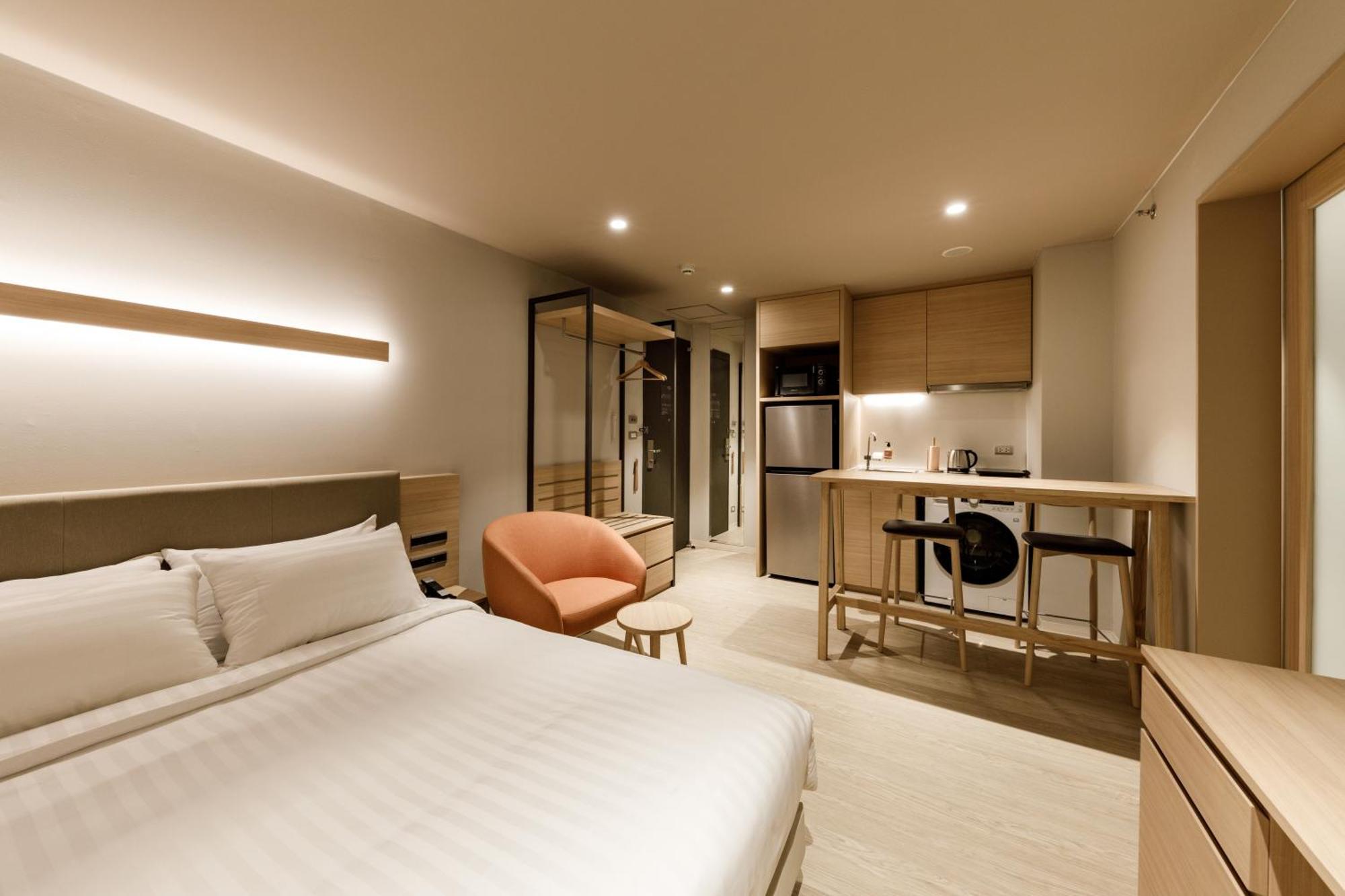 Nishitetsu Hotel Croom Bangkok Silom Exterior photo