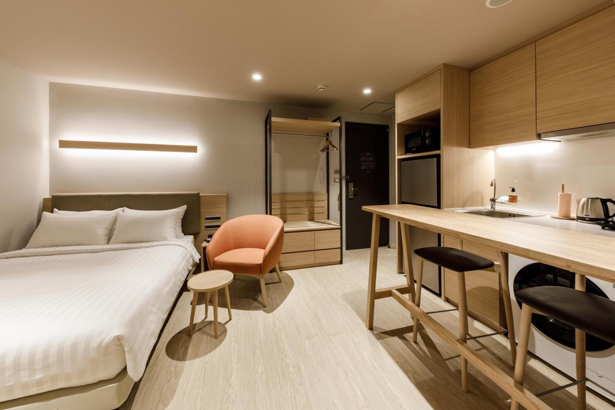 Nishitetsu Hotel Croom Bangkok Silom Exterior photo